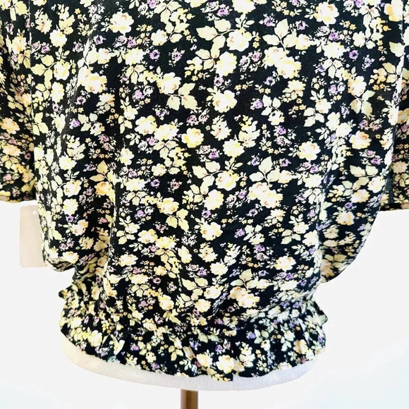 NWT SO GOODS FOR LIFE Juniors Short Sleeve Pullover V-Neck Floral Black Top Sz L - Picture 5 of 11